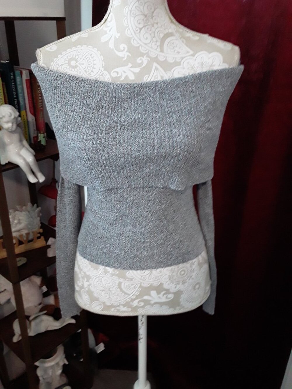 Klesis heather gray on or off shoulder crop sweater size M